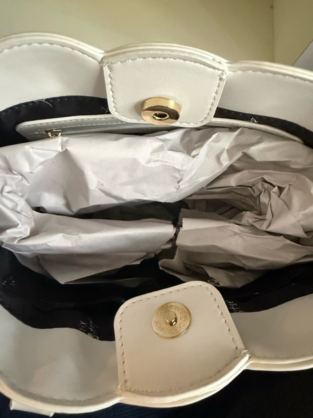 ✨Viral✨ Betsey Johnson Ladybug Bag - Picture 7 of 8
